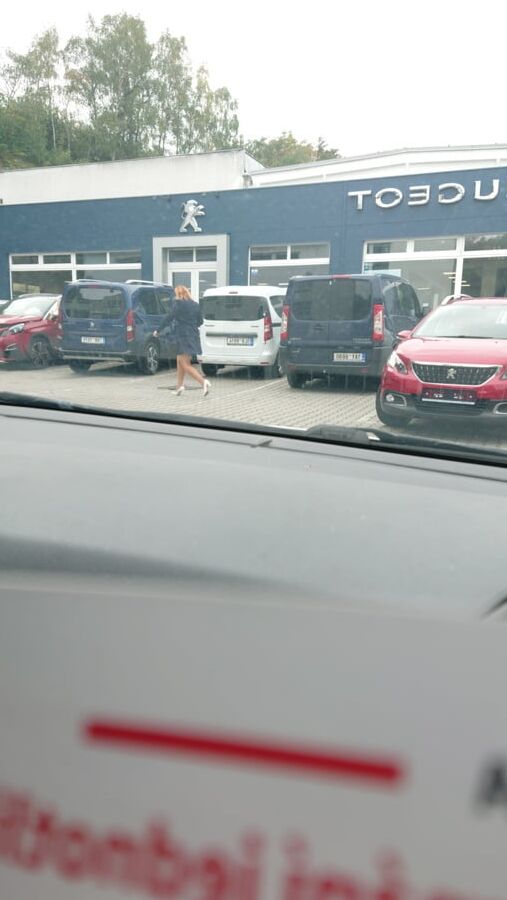 PEUGEOT DEALER :-)