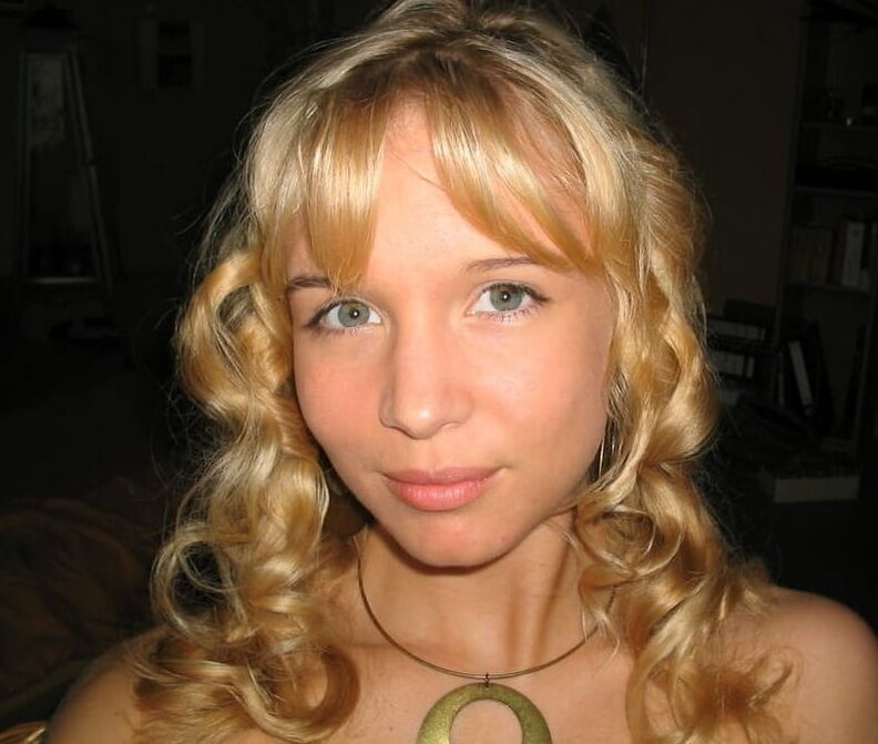 Amateur gorgeous blonde