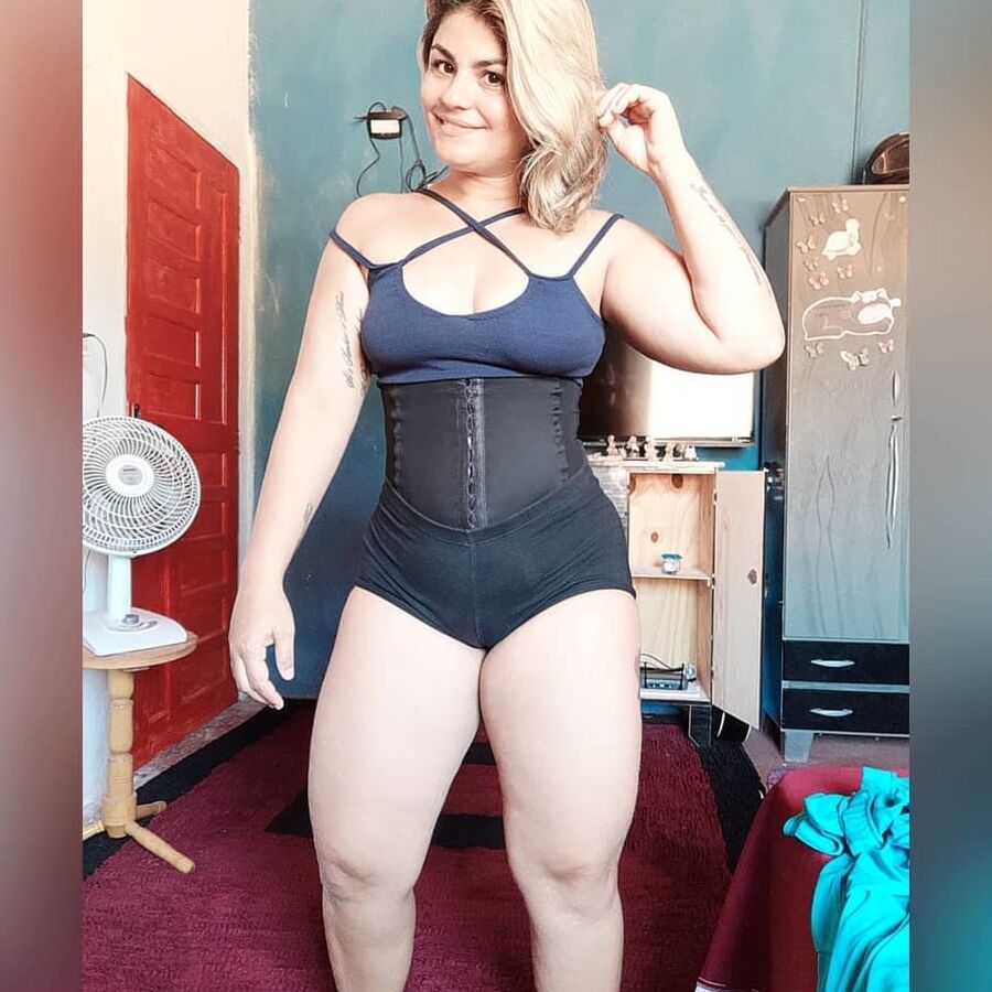 PUTA DO INSTAGRAM: Karina Oliveira