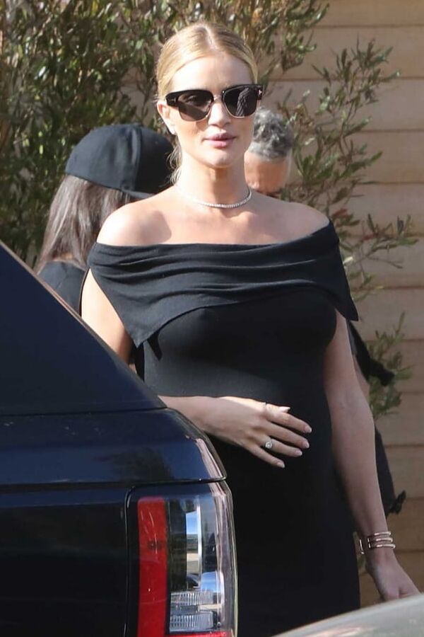 pregnant rosie huntington whiteley