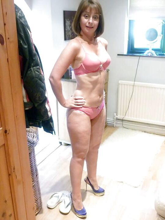 Amazing UKMILF Claire
