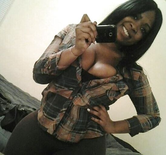Big Tit Amateur (Ebony)