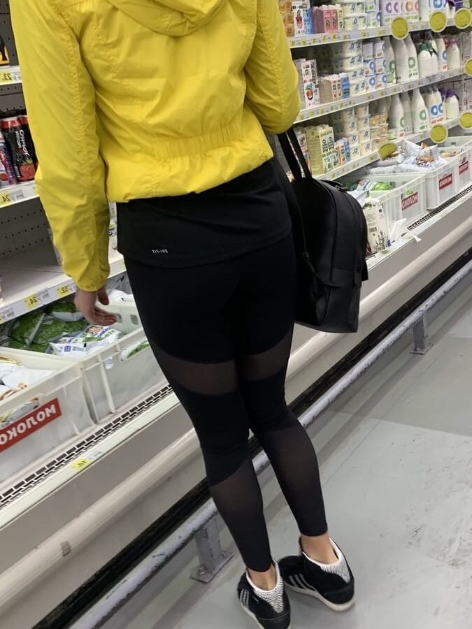 Perfect ass in leggings