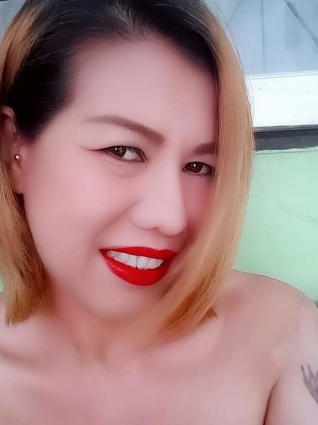 Ibu di rumah.