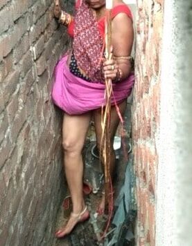 Desi Big Ass Aunty