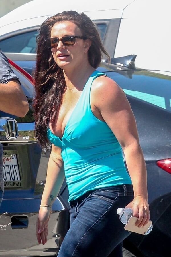 britney spears out and about