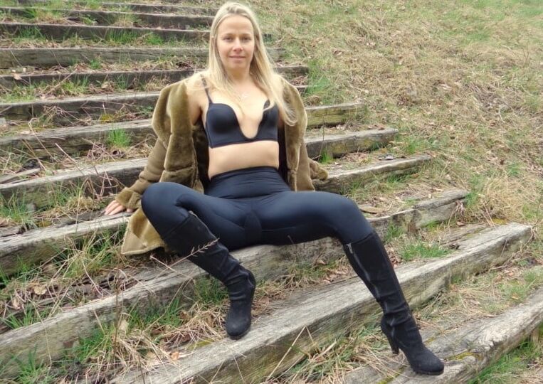 belle blonde francaise