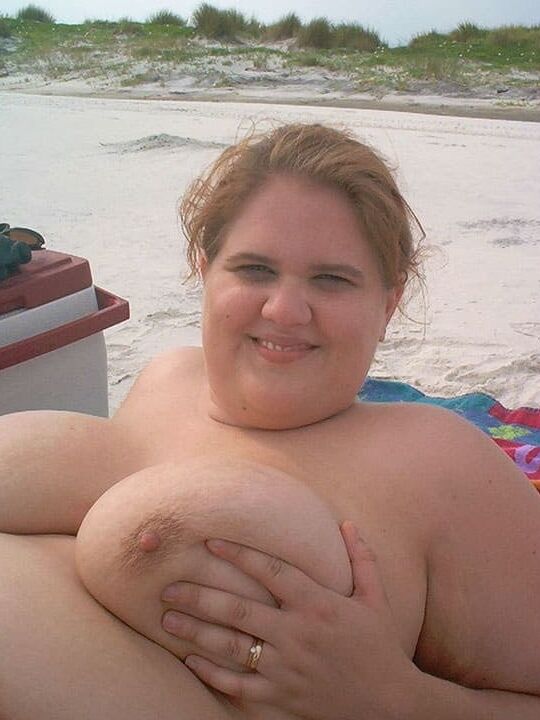 Peeping amateur on the beach