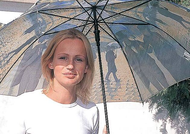 Sue wets her slip in the garden