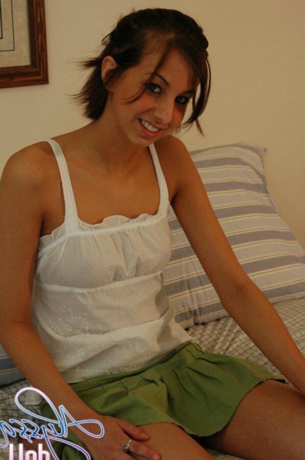 Desi NRI Rubbing Her Pussy Leaked By BF