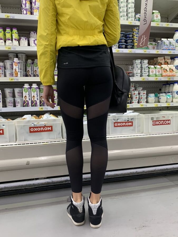 Perfect ass in leggings
