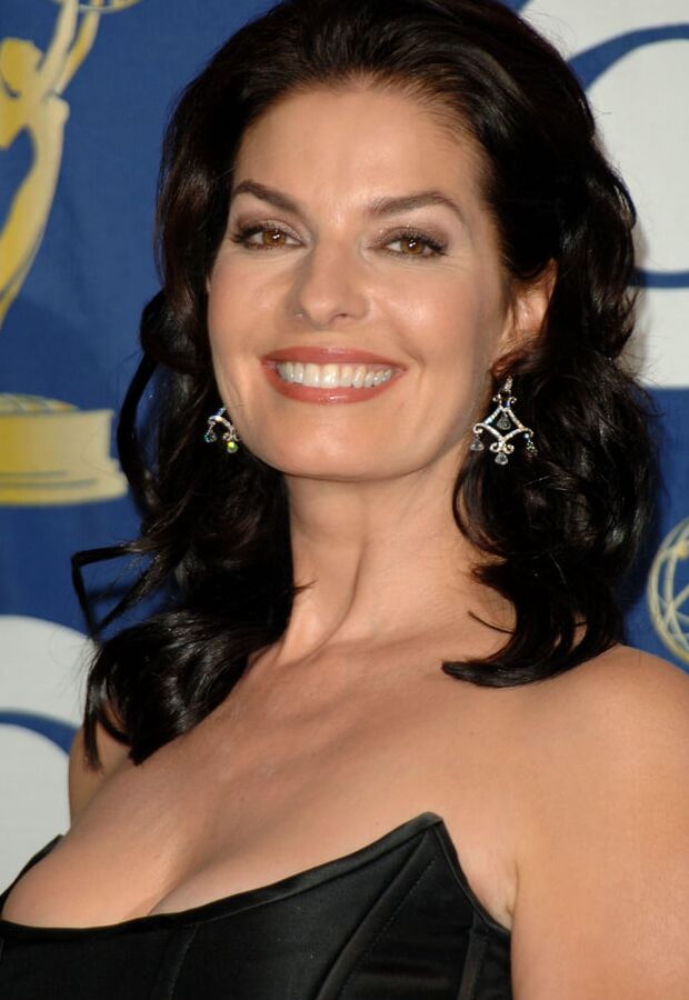 Sela Ward