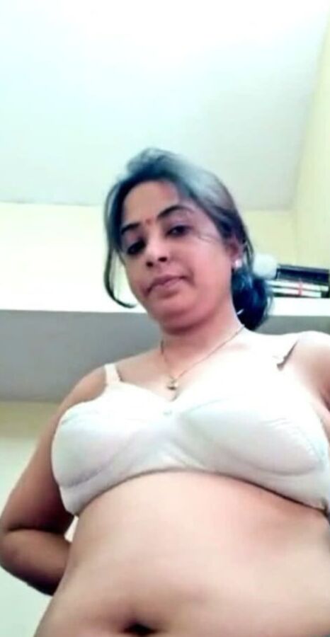 Desi Sweet MILF