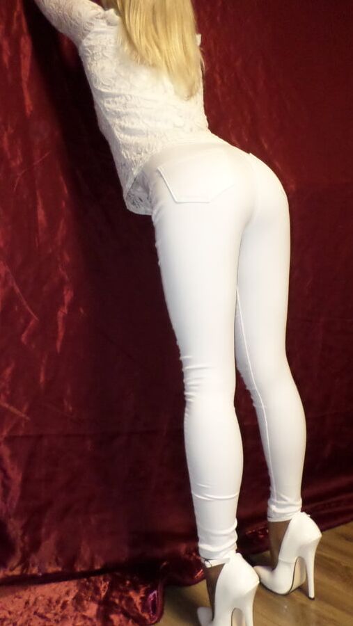 White heels and white jeans