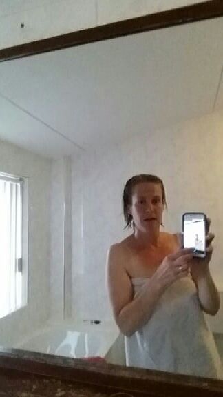 Non porno graphic milf pics