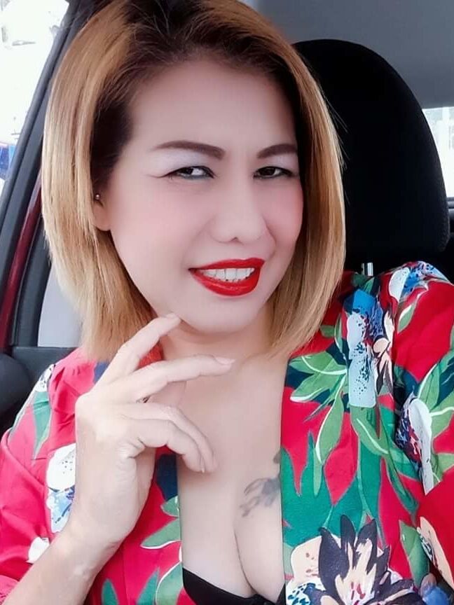 Ibu di rumah.