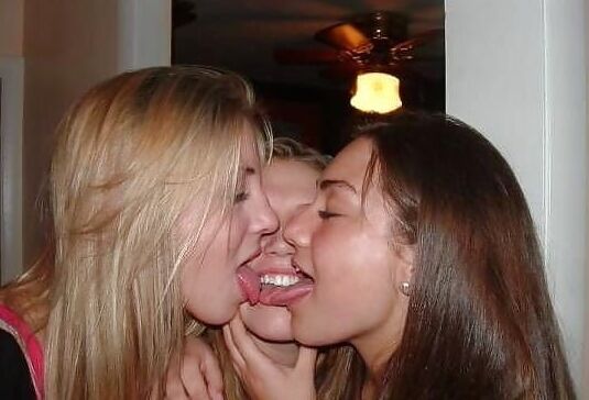 Ridiculously hot lesbians make you cum