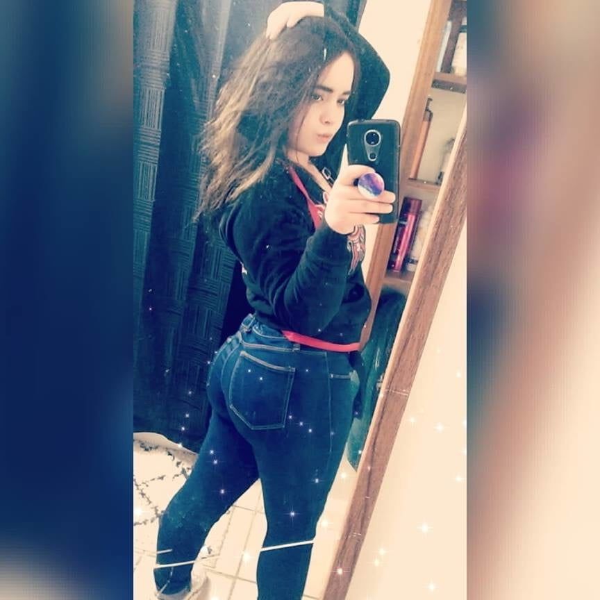 Big and Round Asses In Tight Pants