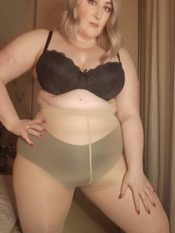 Big Knickers and Tights