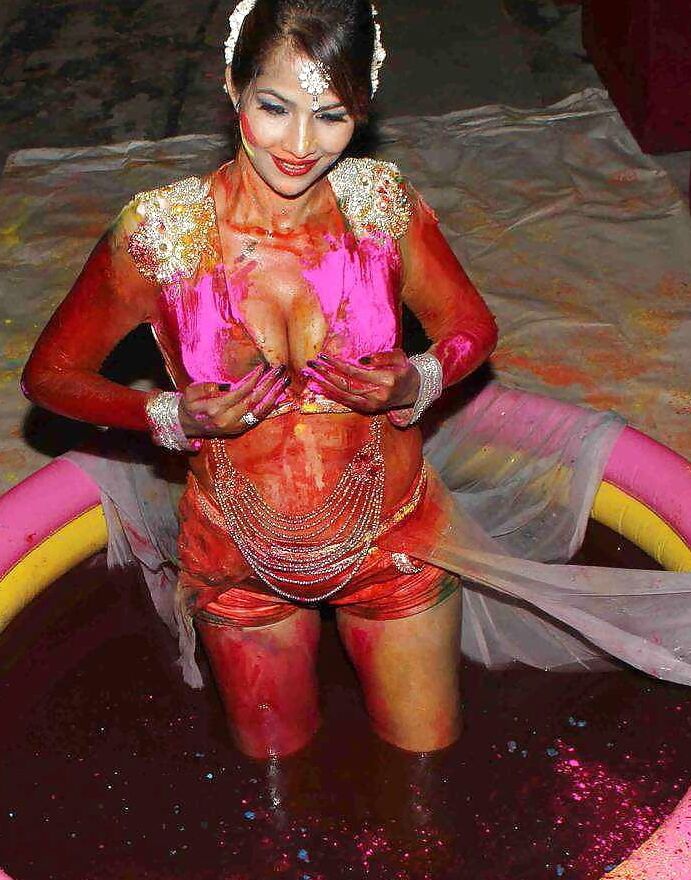 UNSEEN INDIAN DESI HOLI