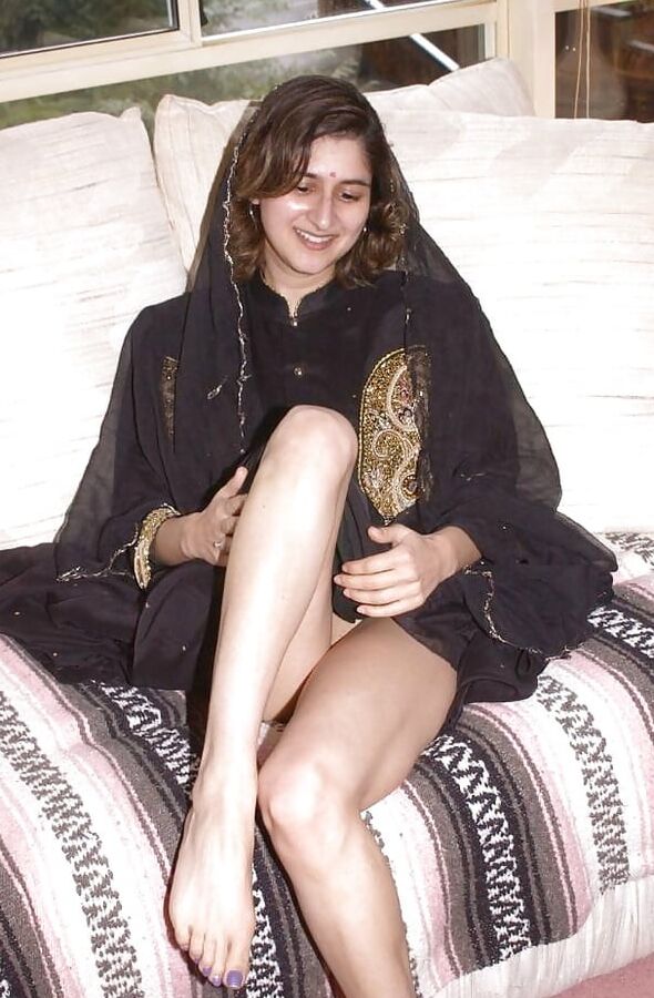 DESI CUTE LOOK WITH SALWAR KAMEEZ