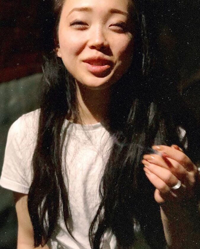 AZN HOTTTSMoking bitch