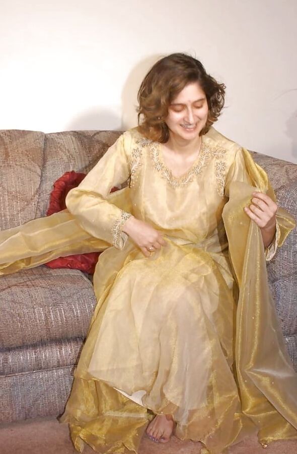 DESI CUTE LOOK WITH SALWAR KAMEEZ
