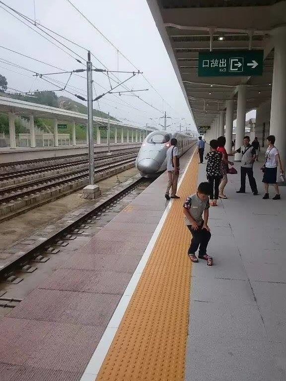 One-day tour of the non-speed rail