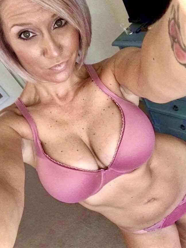 GILFs and MILFs cum for her?