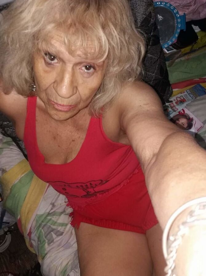 Abuela caliente