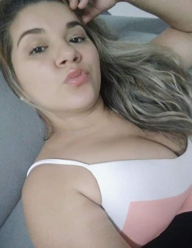 My sexy aunt - comment and tribute