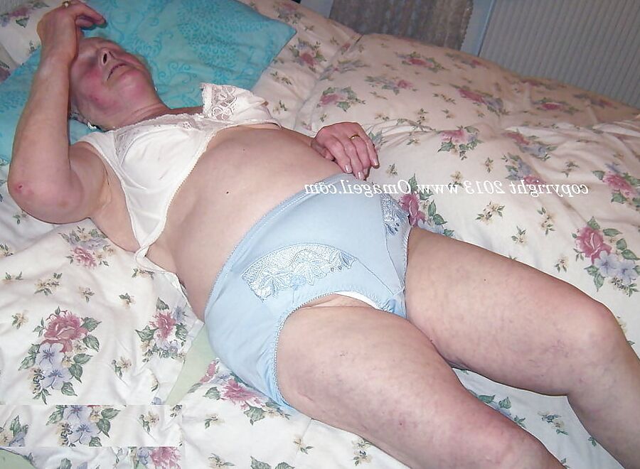 Oooh that tummy bulge