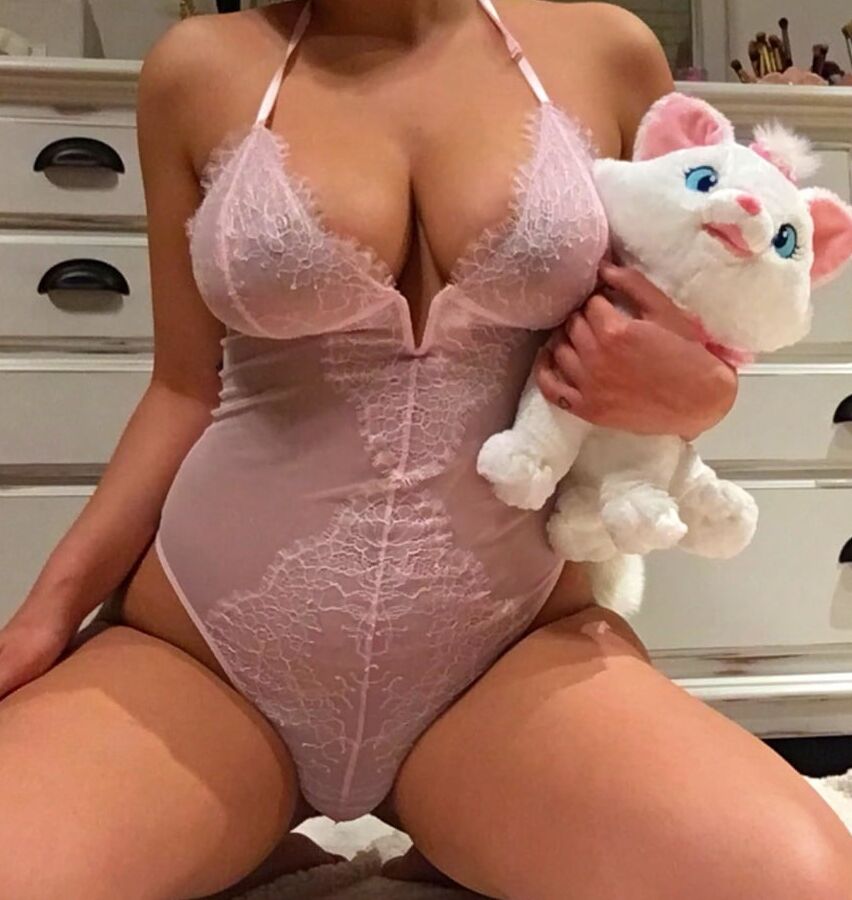 Jadey baby piercing big tits,big ass and pussy