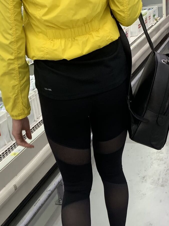 Perfect ass in leggings