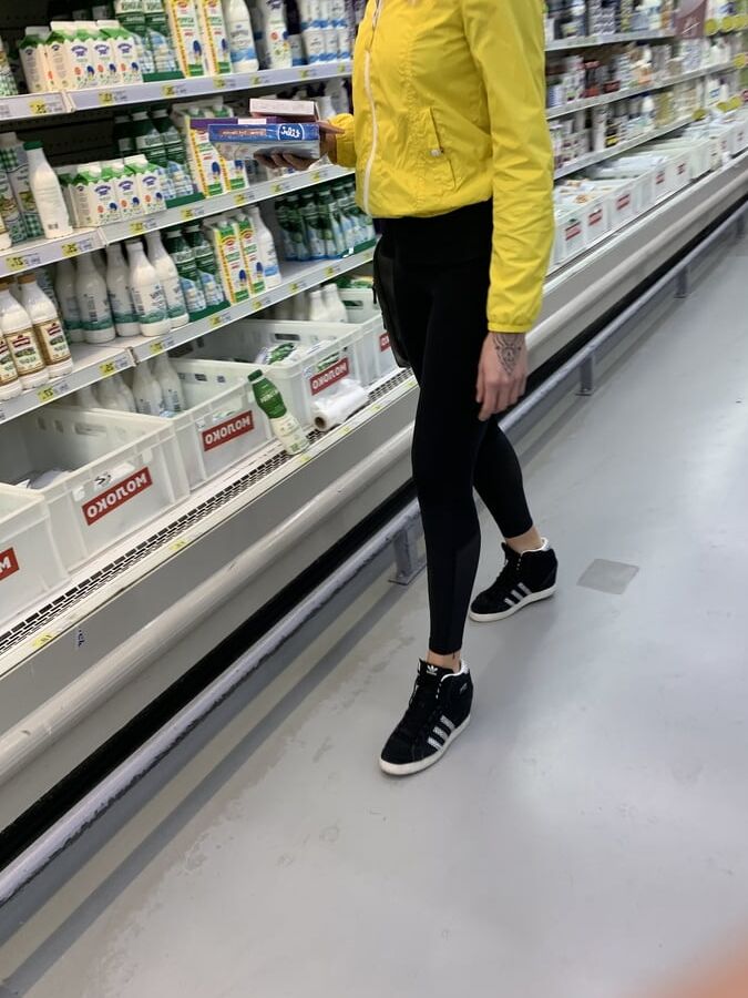 Perfect ass in leggings