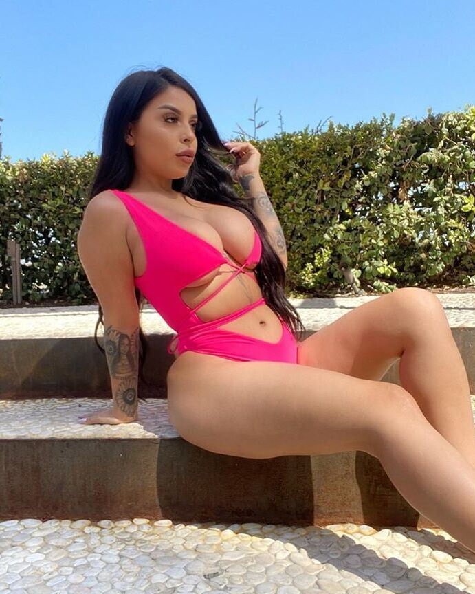 sexy girls for tribute
