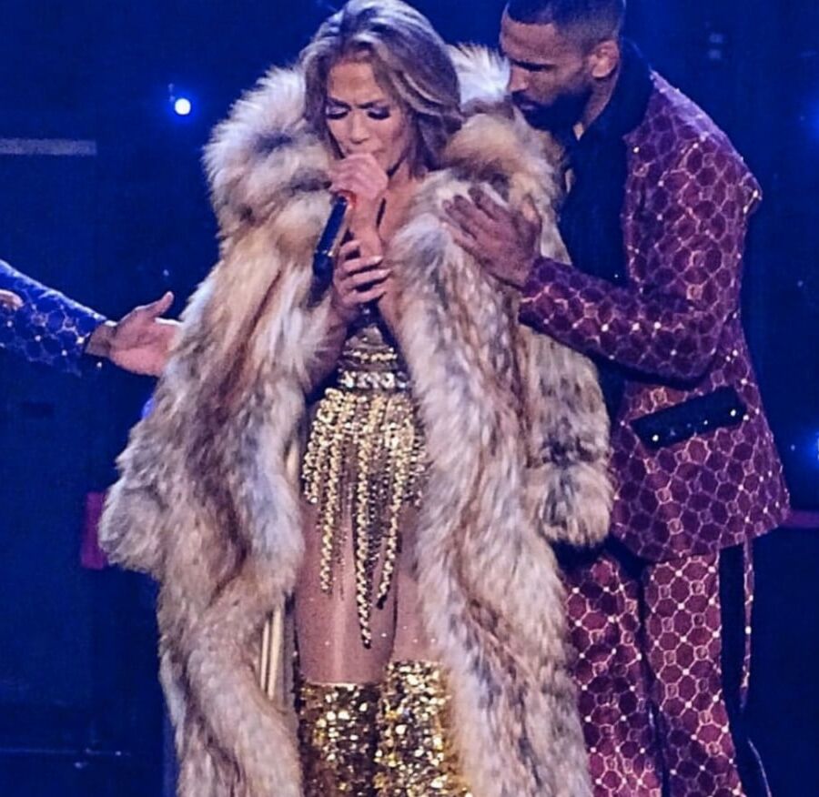 Jlo looking hot in fur