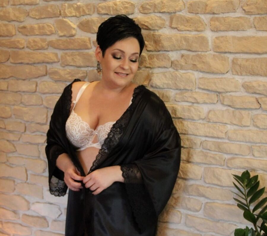 sexy plus size ladies in lingerie