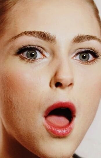 ANNASOPHIA ROBB