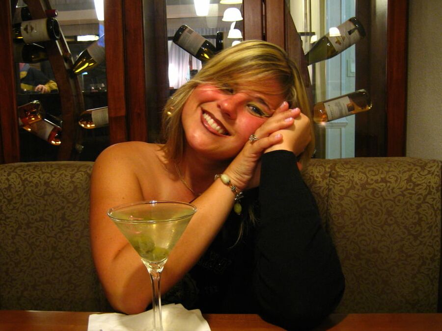 Super sexy curvy MILF