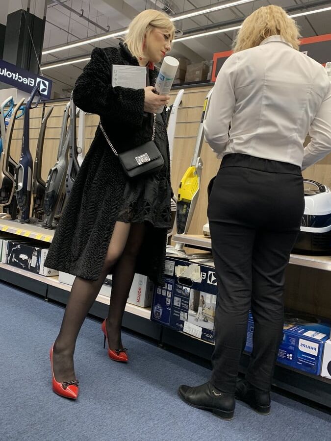 Beautiful milf sexy mom