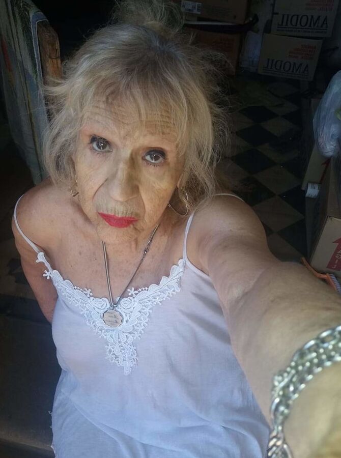 Abuela caliente