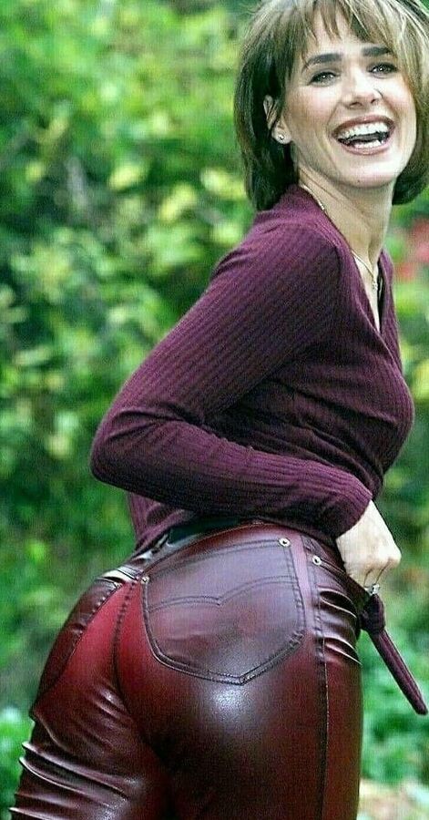 Female Celebrity Boots &amp; Leather - Carol Smillie