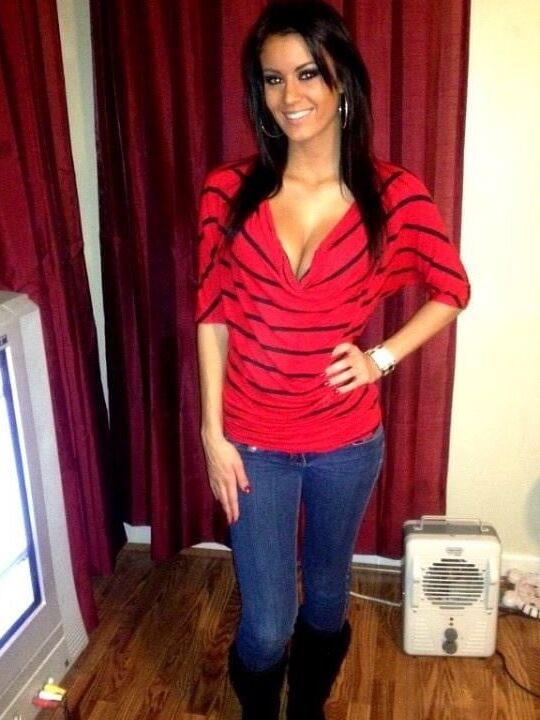 HOT Virginia Former Hooters Girl