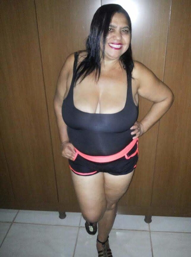Brasileira gostosa (hot chubby)