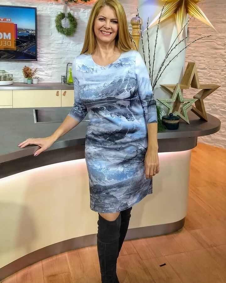 Female Celebrity Boots &amp; Leather - Maxi Biewer