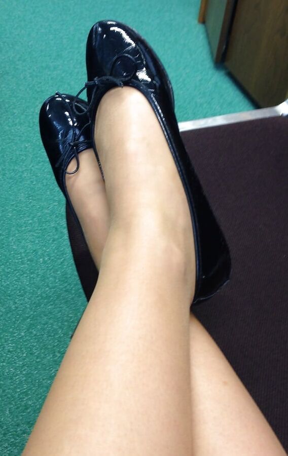Nylon Feet in Flats &amp; Ballerinas