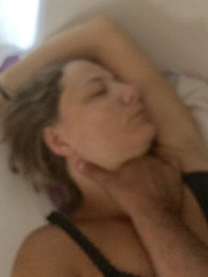 Johanne la pute que je vais tartiner de foutre