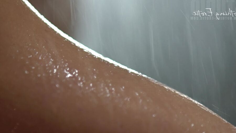 Angel Emily &amp; Wonderlust Harmony - sous la douche