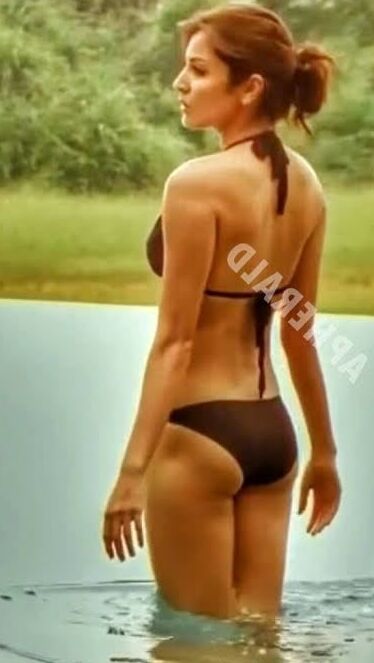 Anushka sharma in bikini sexy hot